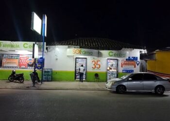Sujetos en motocicleta asaltaron una reconocida farmacia en Olanchito, Yoro