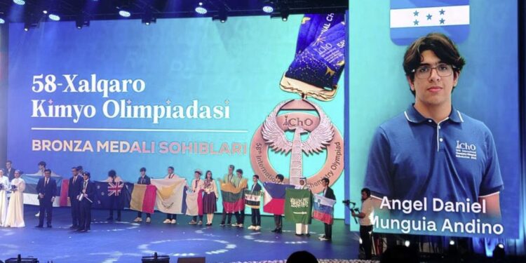 ¡Honduras hace historia en la Olimpiada Internacional de Química! Ángel Munguía, gana medalla de bronce