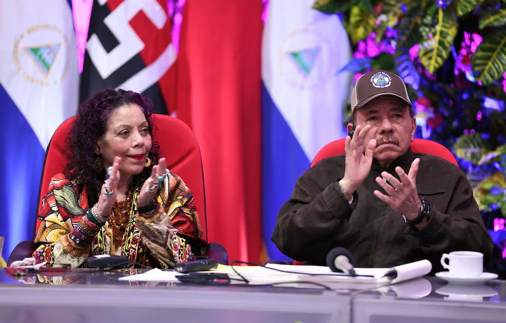 Daniel Ortega y Rosario Murillo ha abandonado la democracia