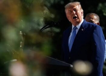 Trump advierte a China y Rusia que si suministran armas a Irán sería «muy malo» para ellos