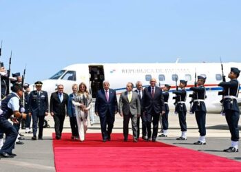 El presidente de Panamá aterriza en Perú para asistir a la investidura de Keiko Fujimori