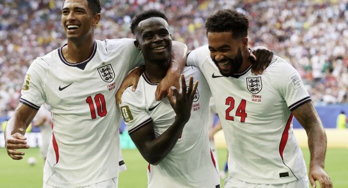 En uno de los partidos con más goles en la historia de los mundiales, Inglaterra venció 6-4 a Francia y se quedó con el tercer puesto
