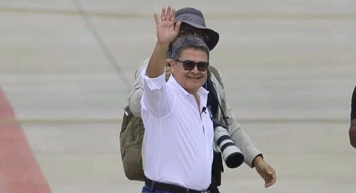 Orden de captura contra Juan Orlando Hernández podría reactivarse el próximo 3 de agosto