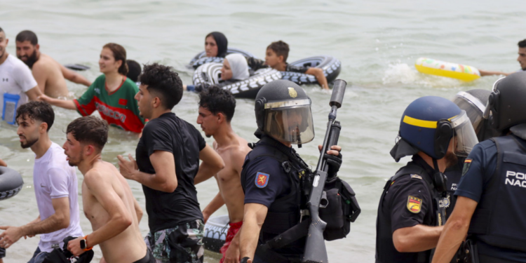 colapso operativo en la frontera entre España y Marruecos