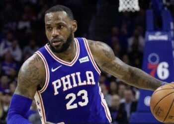 LeBron James firmó contrato con su nuevo equipo en la NBA a los 41 años: los detalles del millonario acuerdo