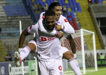 Olimpia debuta con pie derecho en la Copa Centroamericana y derrota 2-0 al Deportivo Mixco