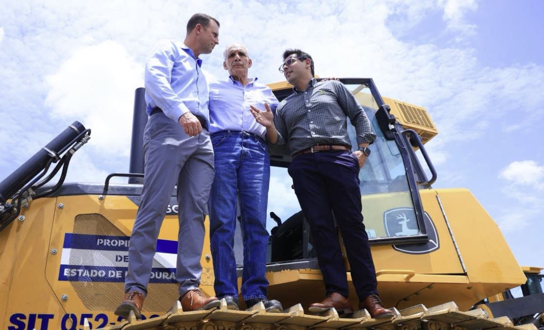 “El alcalde que no quiera trabajar conmigo es que tiene un problema mental”, asegura el presidente Nasry Asfura