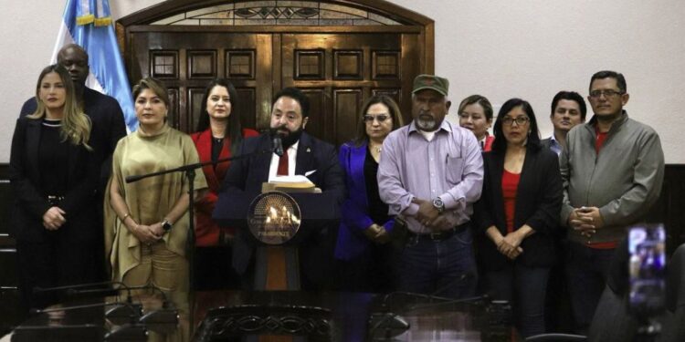 Admiten diligencias prejudiciales contra la Comisión Permanente de Luis Redondo