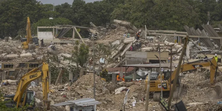 Sube a 5,398 la cifra de muertos por el doble terremoto en Venezuela