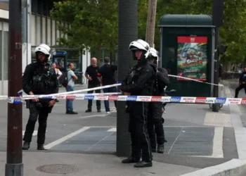 Tres mujeres apuñaladas en París por un individuo detenido por un policía fuera de servicio