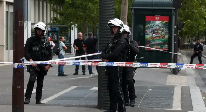Tres mujeres apuñaladas en París por un individuo detenido por un policía fuera de servicio