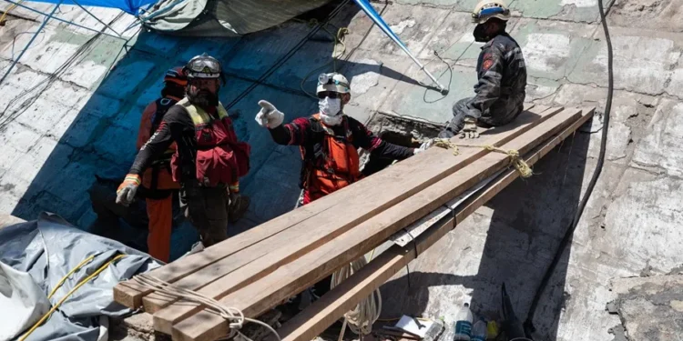 Venezuela continúa con las labores de rescate y desescombro tras ocho días de los terremotos