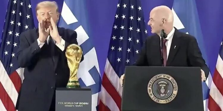 Trump sugiere que Estados Unidos debería organizar otro Mundial sin México y Canadá