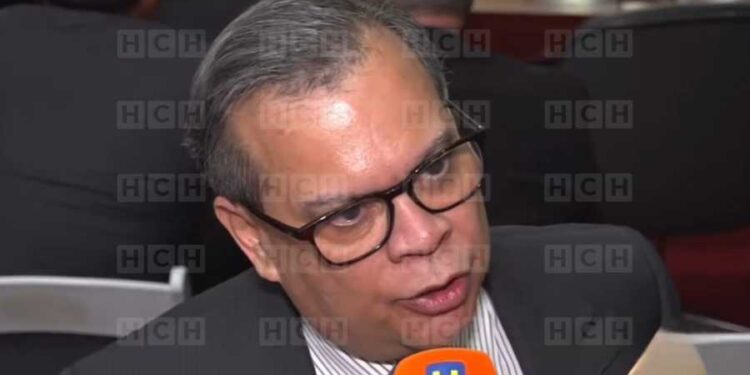 ¡Previo al regreso de JOH! Reaparece el exministro Cardona: “Regresé porque ya no hay persecución, y no tengo requerimientos”