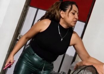 ¡Captada en video! Buscan a mujer que agredió a su anciana madre en La Ceiba
