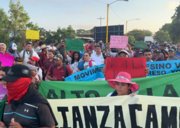 ¡Con un rosario de exigencias! Campesinos protestan contra lo que ellos consideran “leyes nefastas para el pueblo”