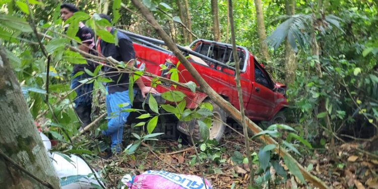 ¡Desgracia! Dos adultas mayores perecen tras caer carro a hondonada en El Progreso
