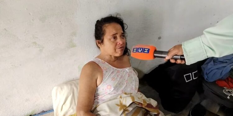 “Estoy aguantando hambre; nunca pensé llegar a esto”: Enferma y abandonada, hondureña pide apoyo a sus hijos en EEUU