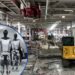 ¡Humanoides sí; carros no! Tesla desmonta una fábrica para crear un ejército de robots con inteligencia artificial