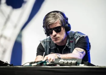 ¡Luto en la música electrónica! Muere Kavinsky, el creador del icónico éxito “Nightcall”, a los 50 años