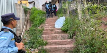 ¡Violencia no para! De un certero balazo matan a hombre en gradas de colonia Villa Nueva, TGU