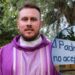 ¿Castigado por practicar el Evangelio? Despiden a sacerdote por dar techo y comida a otro cura