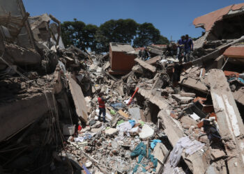 Colombia eleva a 319 el número de fallecidos por el terremoto de magnitud 7.4