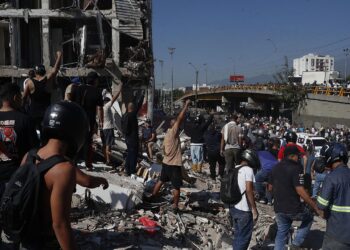 ¡COLOMBIA BAJO ESCOMBROS! Devastador sismo de 7.4 deja muertos y destrucción total