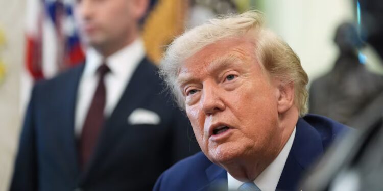 Trump suspende por tres días los aranceles de 50% a Canadá tras anunciar un acuerdo con Mark Carney