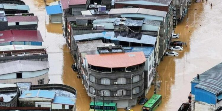 Ascienden a 159 los muertos y 10 desaparecidos tras el devastador paso del tifón Maysak en Guangxi, China