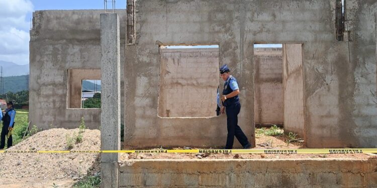 ¡Dantesco! Degollada hallan a mujer dentro de casa en construcción en Catacamas