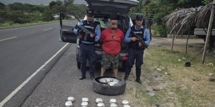 DAET requiere a alias “El Gordo” con cargamento de droga en la carretera hacia Olancho