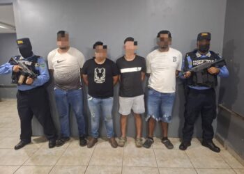 DAET asesta duro golpe al crimen organizado y captura a cuatro sujetos con armas de guerra en Omoa