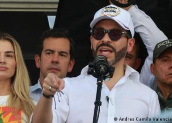 El presidente de Colombia decreta tres días de duelo nacional por los fallecidos en el terremoto