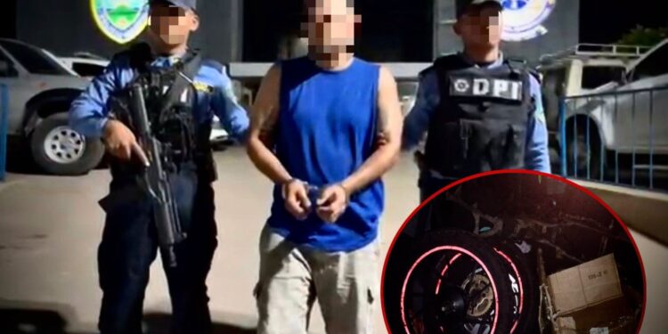 Capturan a sujeto que comercializaba partes de motocicleta robada a través de Marketplace