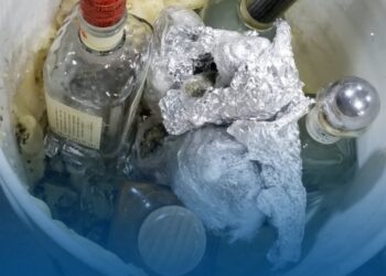 DLCN detecta encomienda con presunta marihuana durante inspección canina en depósito aduanero