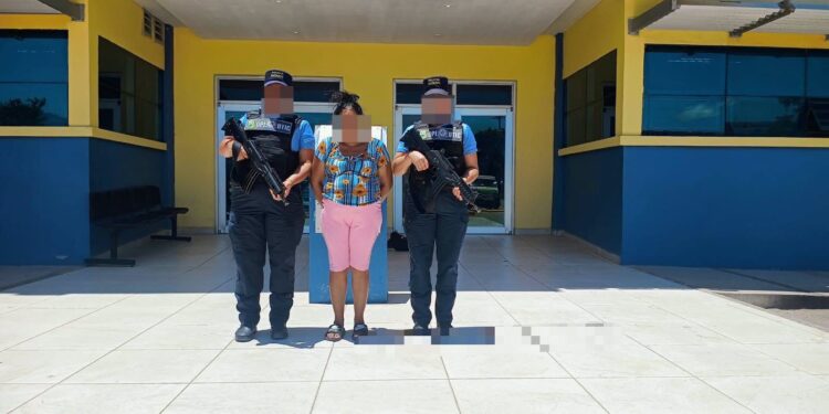 ¡INDIGNANTE! Capturan a sexagenaria en Comayagua, señalada de permitir agresiones sexuales contra su propia nieta a cambio de dinero