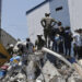 Búsqueda contrarreloj entre los escombros un día después del fuerte terremoto en Colombia