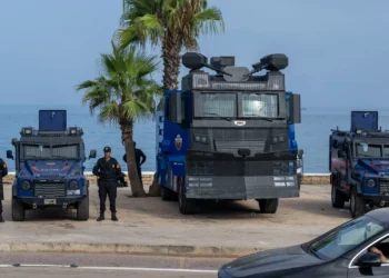 Marruecos frustra el intento de cientos de migrantes subsaharianos de alcanzar Ceuta