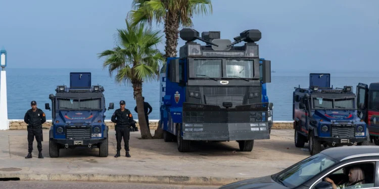 Marruecos frustra el intento de cientos de migrantes subsaharianos de alcanzar Ceuta