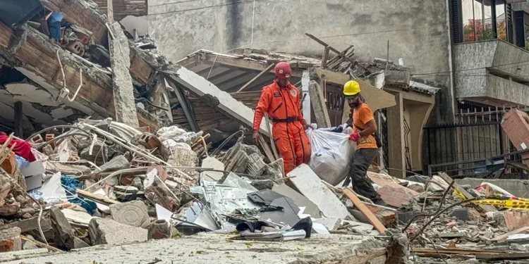 El presidente de Colombia, Abelardo de la Espriella, rebaja a 289 la cifra de fallecidos por el terremoto