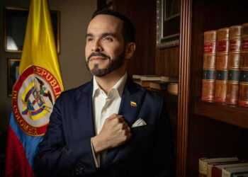 El presidente de Colombia ordena redadas migratorias y promete deportar a migrantes sin estatus legal