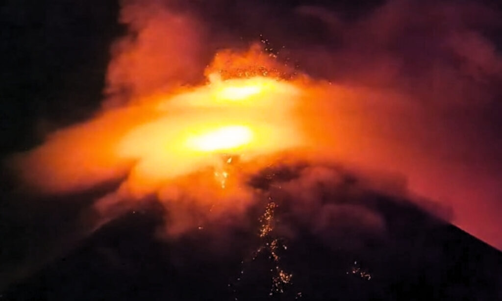 Alerta naranja por erupción del Volcán de Fuego