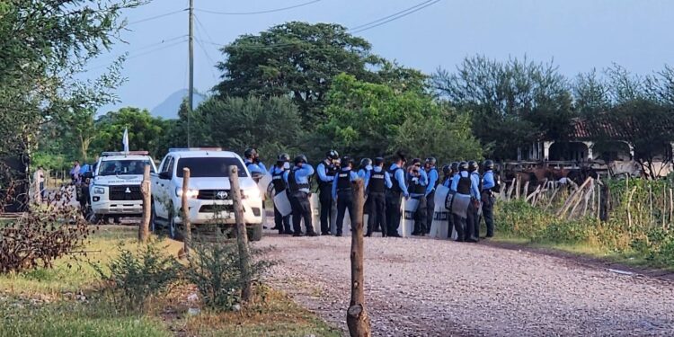 ¡Tensión en El Tulito! Antimotines preparan desalojo de tierras en Choluteca