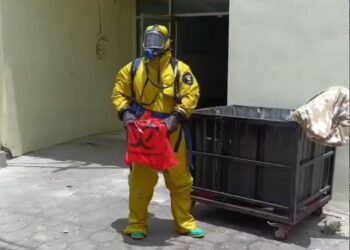Cuerpo de Bomberos controla derrame de material peligroso (Tolueno) en el Hospital Santa Teresa