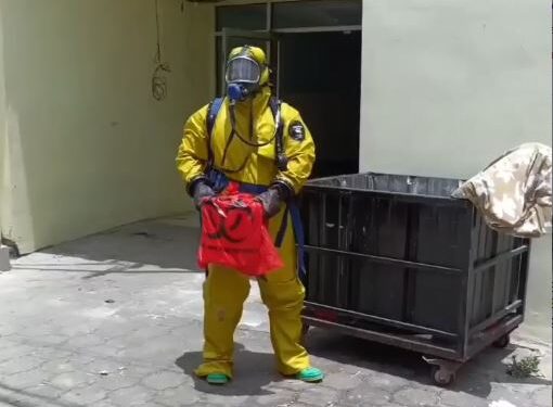 Cuerpo de Bomberos controla derrame de material peligroso (Tolueno) en el Hospital Santa Teresa