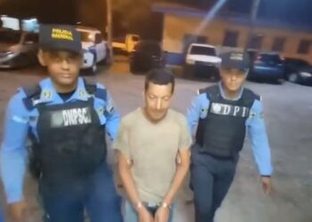 ¡Bárbaro! Lo capturan cuando maltrataba a su propia madre en Atlántida
