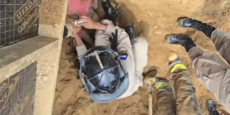 ¡Volvieron a nacer! Rescatan a cinco obreros soterrados en construcción de Roatán