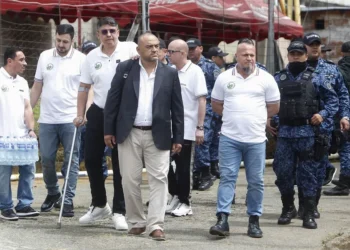 Trasladan a 103 presos de alta peligrosidad de una cárcel de Colombia a otros centros del país