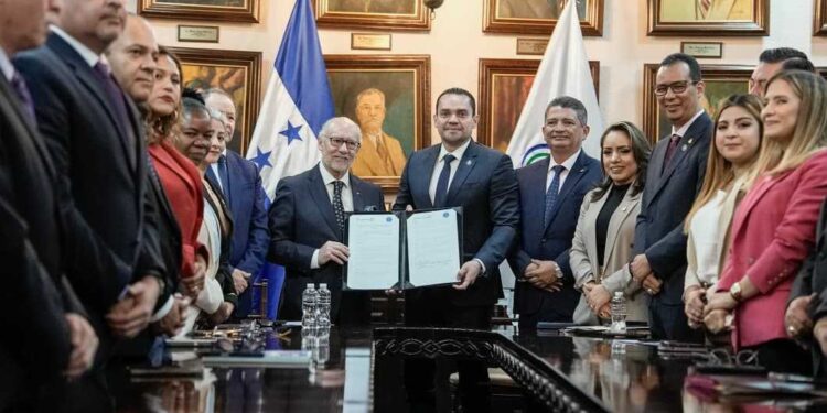 CN y ParlAmericas firman acuerdo para fortalecer apertura y transparencia | Resumen Legislativo